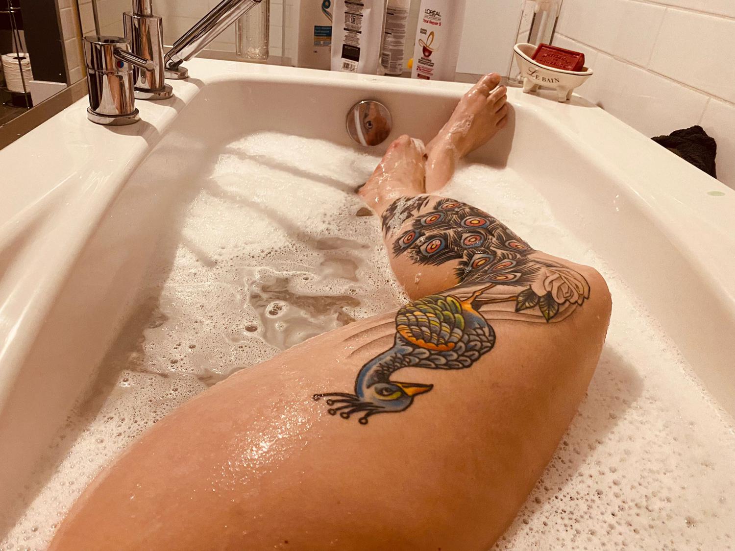 Curvymilf_rosaly's media