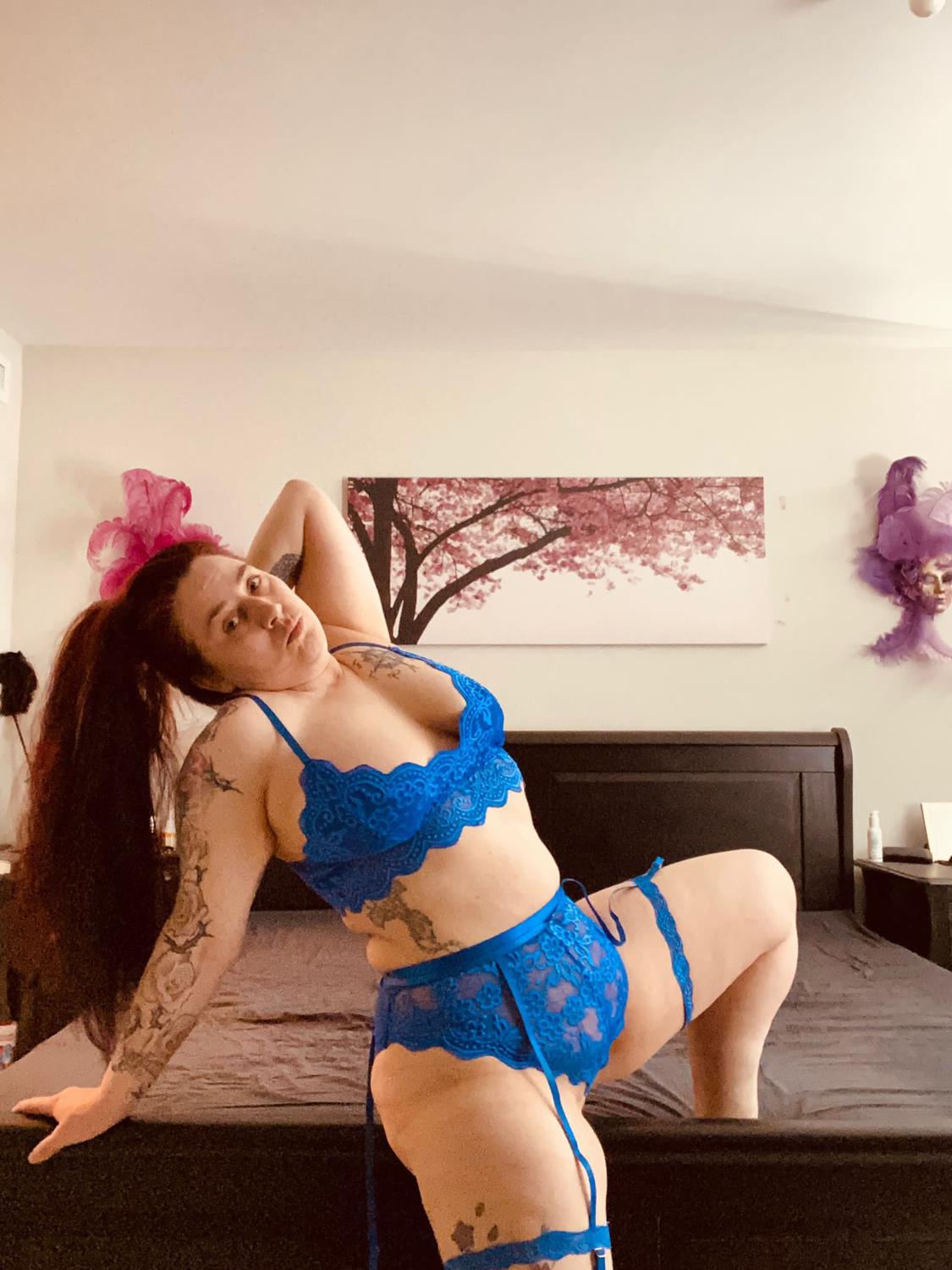 Curvymilf_rosaly's media