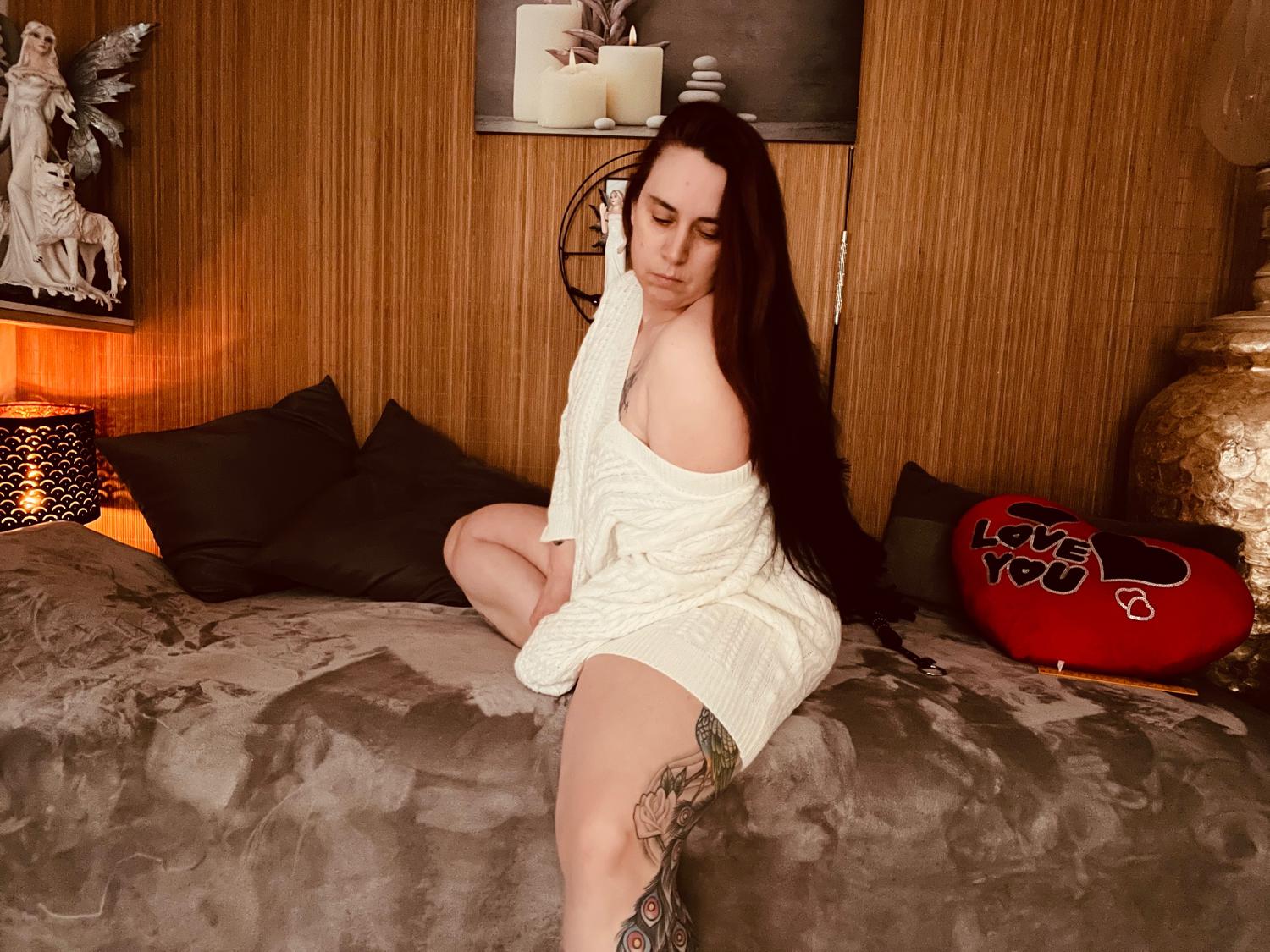 Curvymilf_rosaly's media
