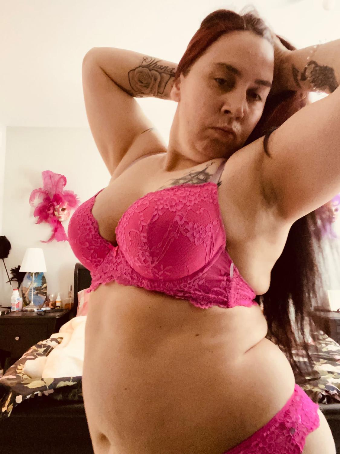 Curvymilf_rosaly's media