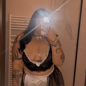 Curvytatts's media