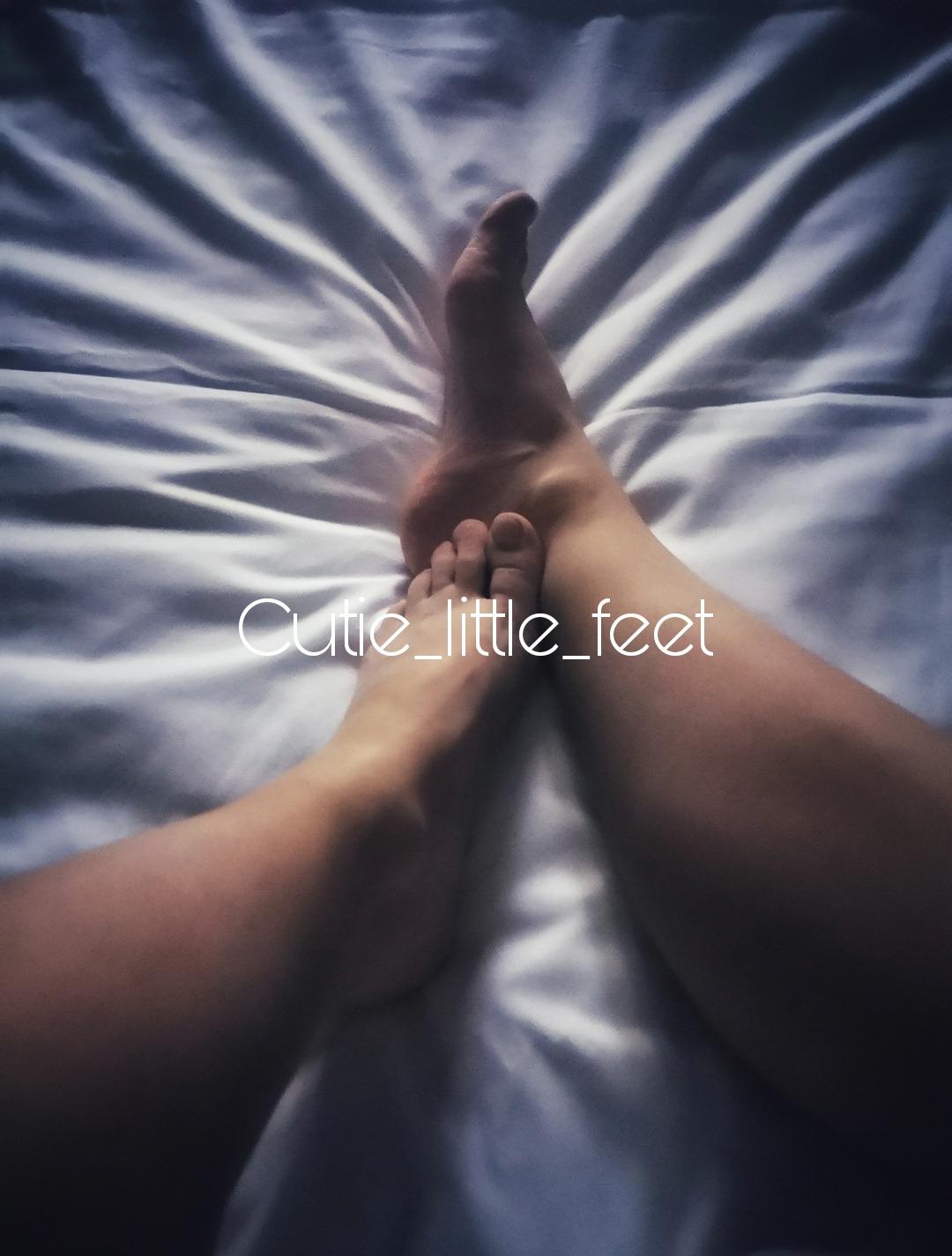 Cutie_little_feet's media