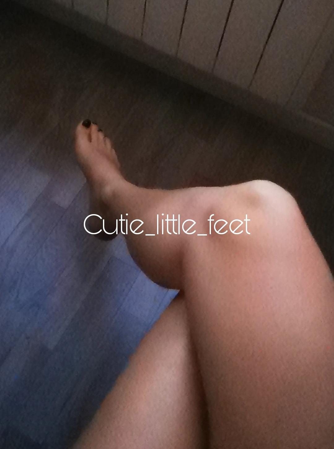Cutie_little_feet's media
