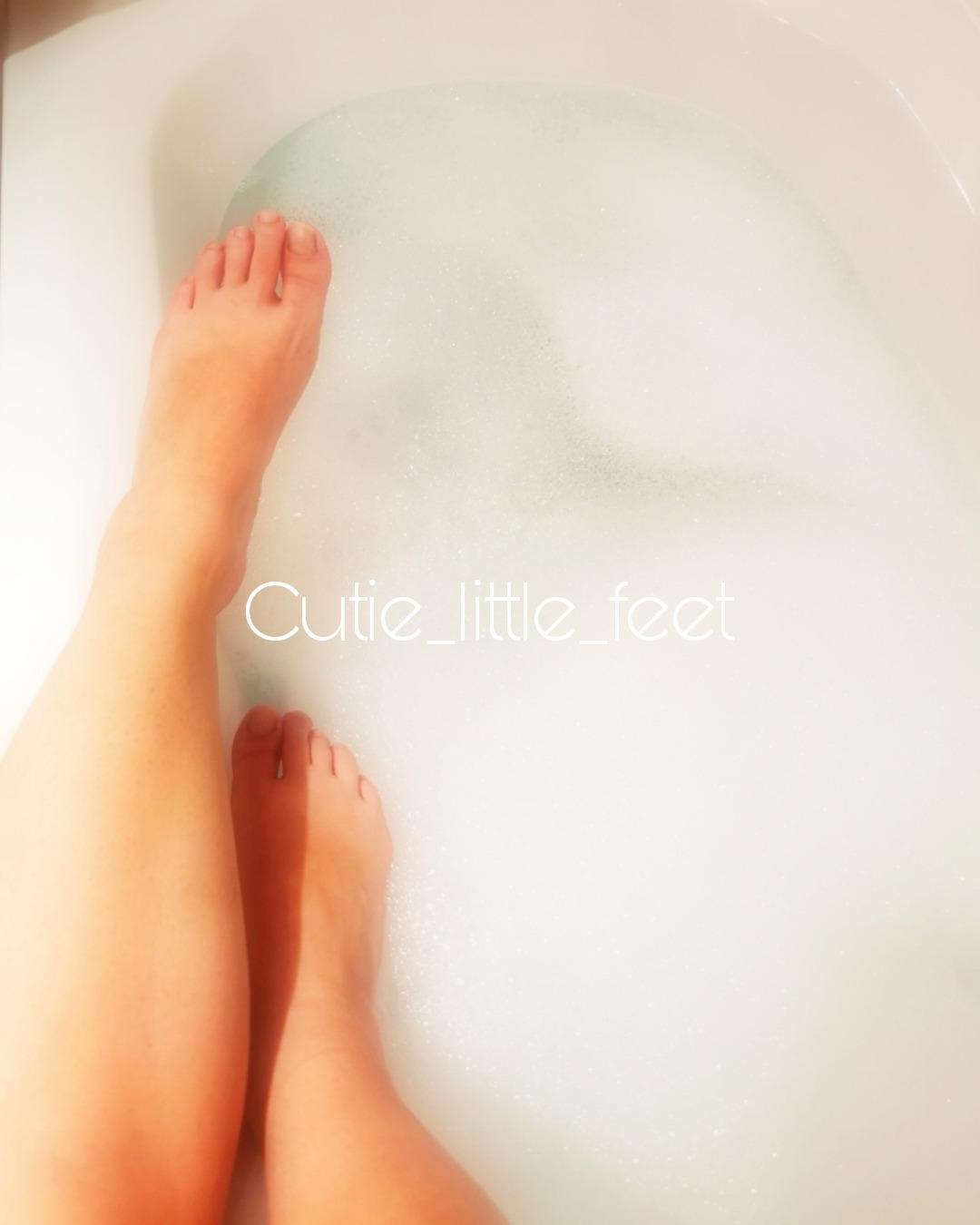 Cutie_little_feet's media