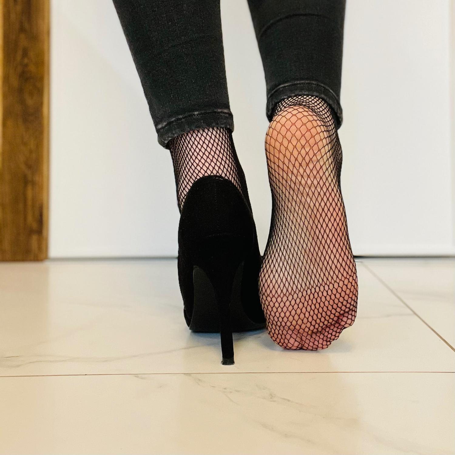 Daintyfootgoddess's media