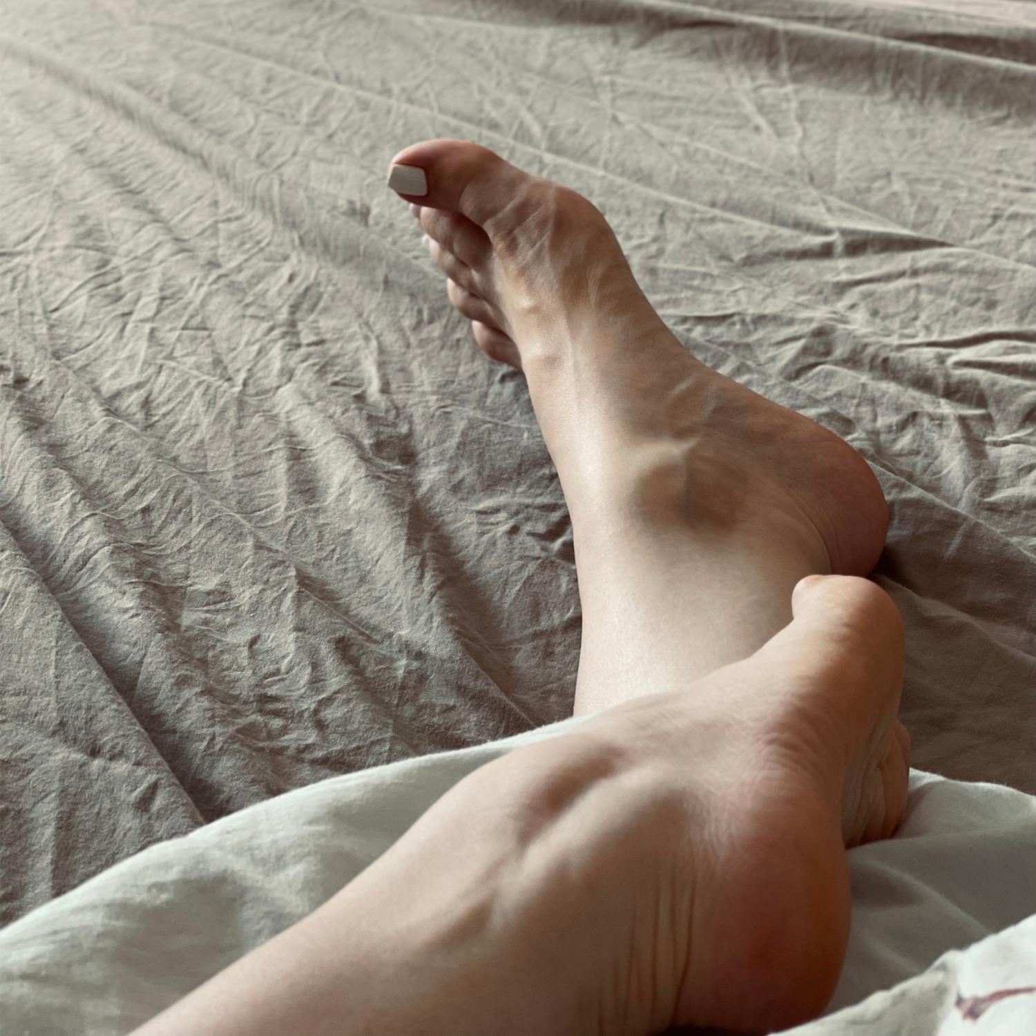 Daintyfootgoddess's media