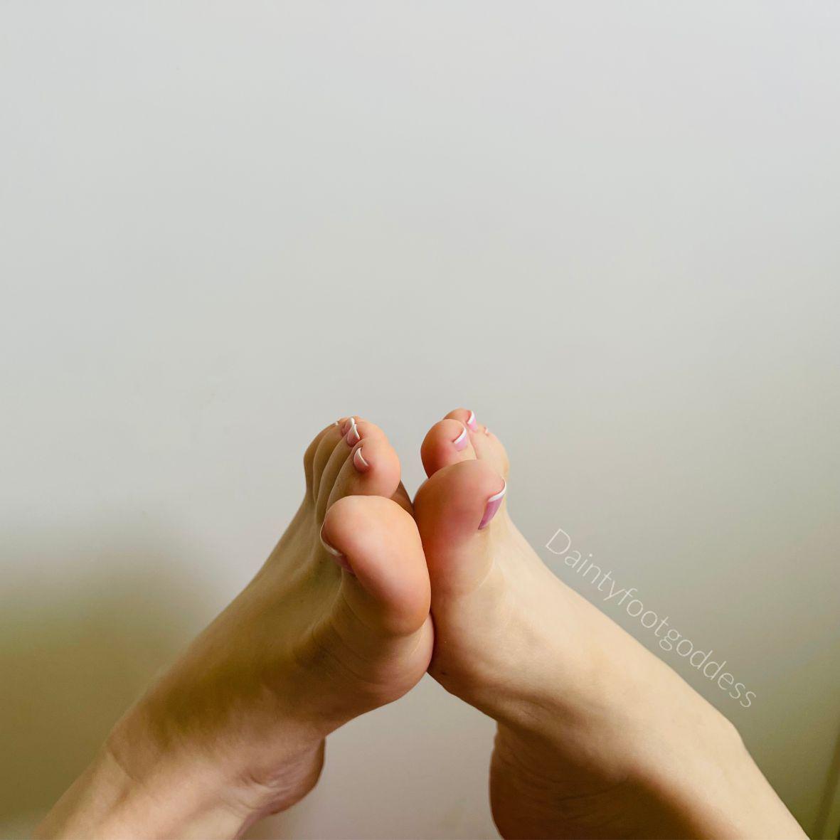 Daintyfootgoddess's media