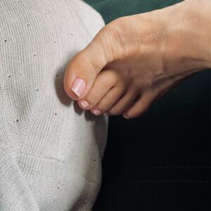 Daintyfootgoddess's media