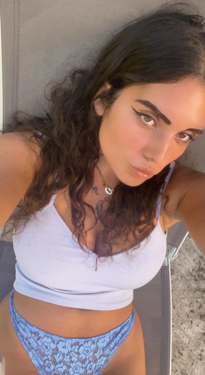 _danae_'s media