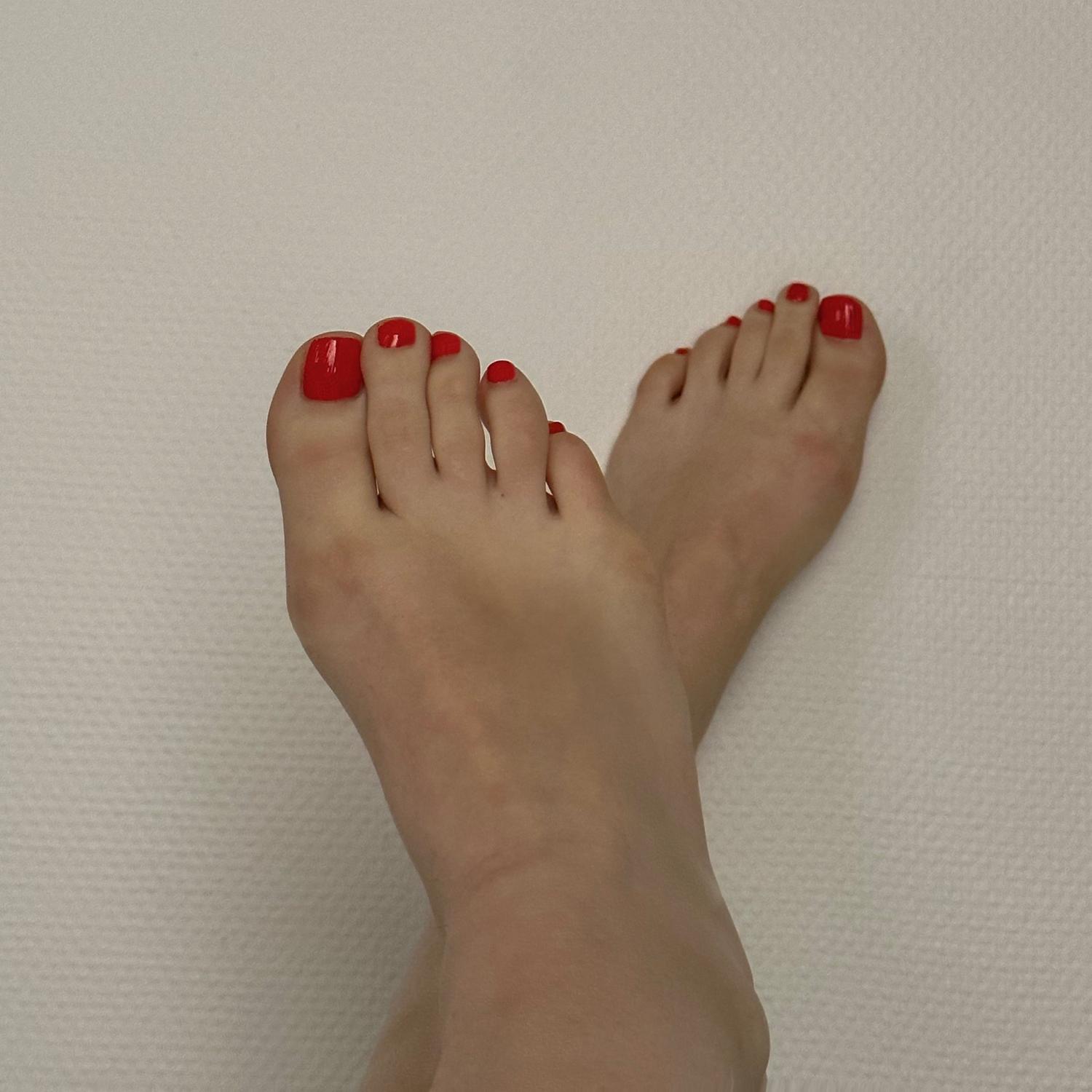 Datsmyfeet's media