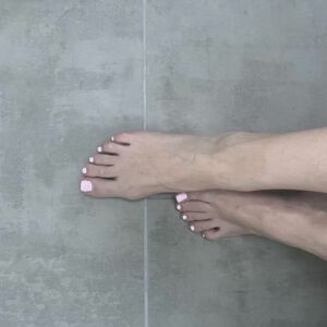 Dddfeetsbooty's media