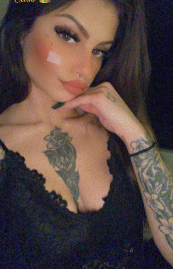 Deadlykisses's media