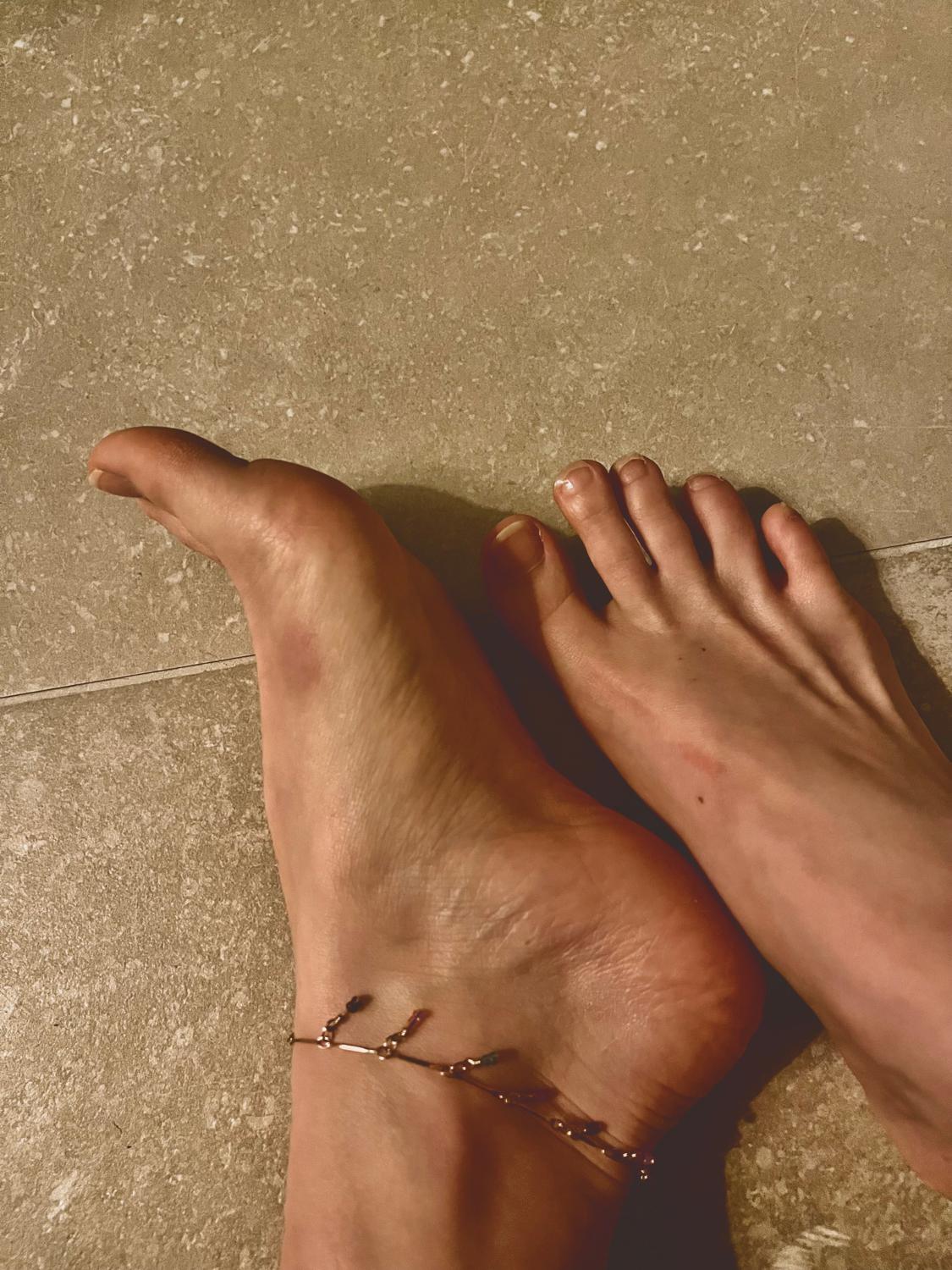 Deepfeet92's media