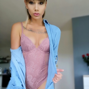 Deshabillemoi's media