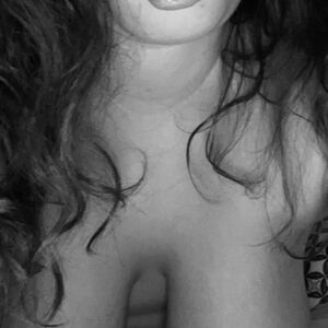 Devore_moi's media