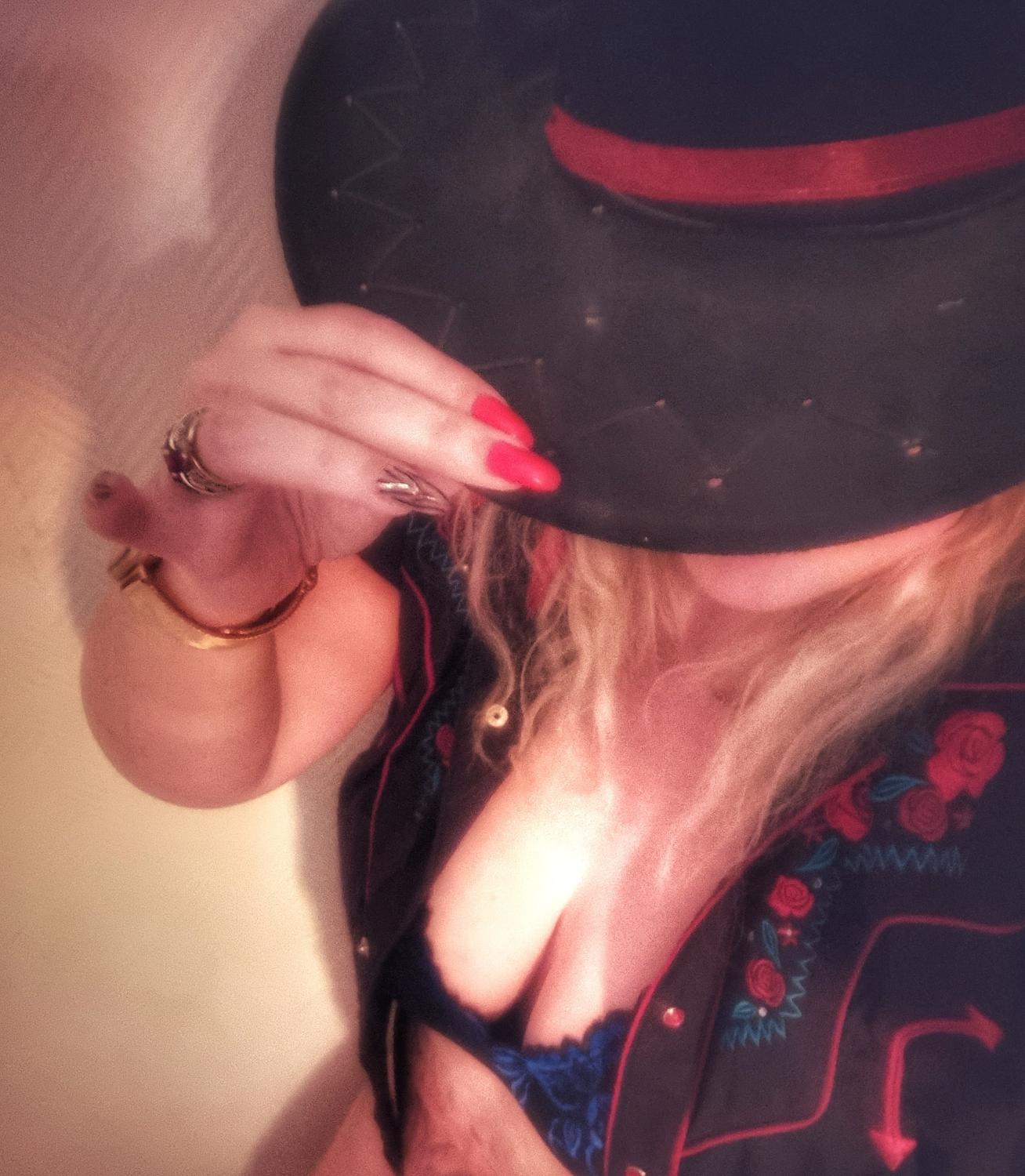 Dirtycherry's media