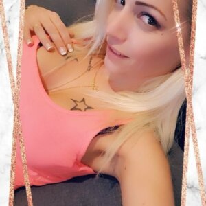 Divinekreine's media