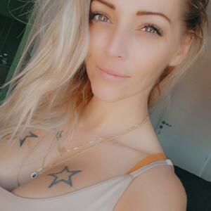 Divinekreine's media