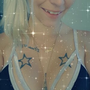 Divinekreine's media