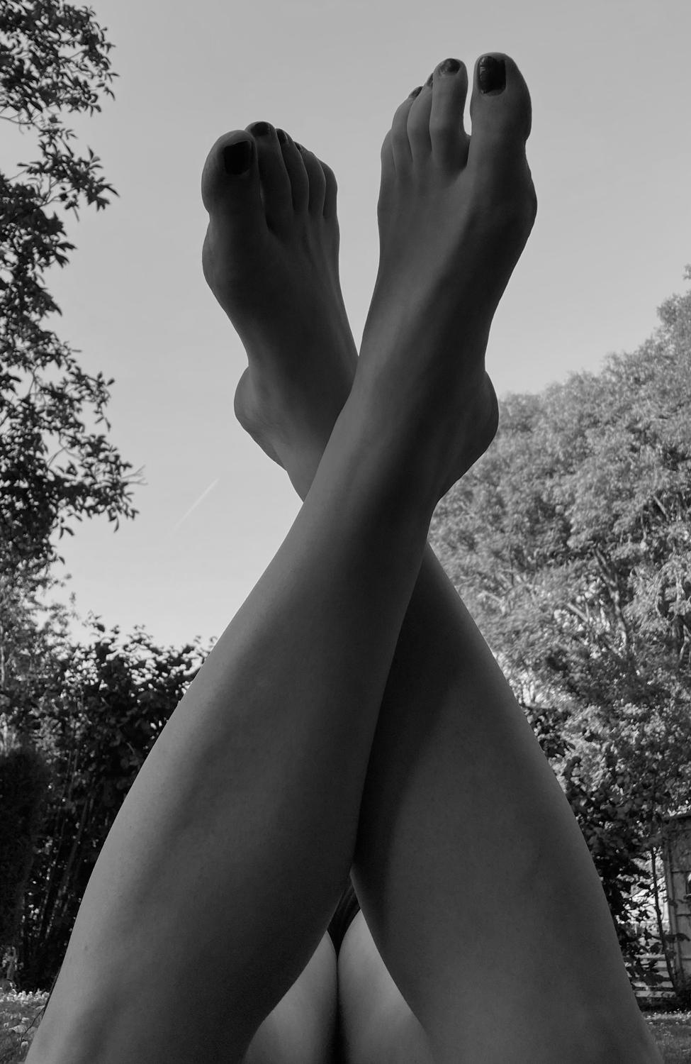 Elegant_feet_'s media
