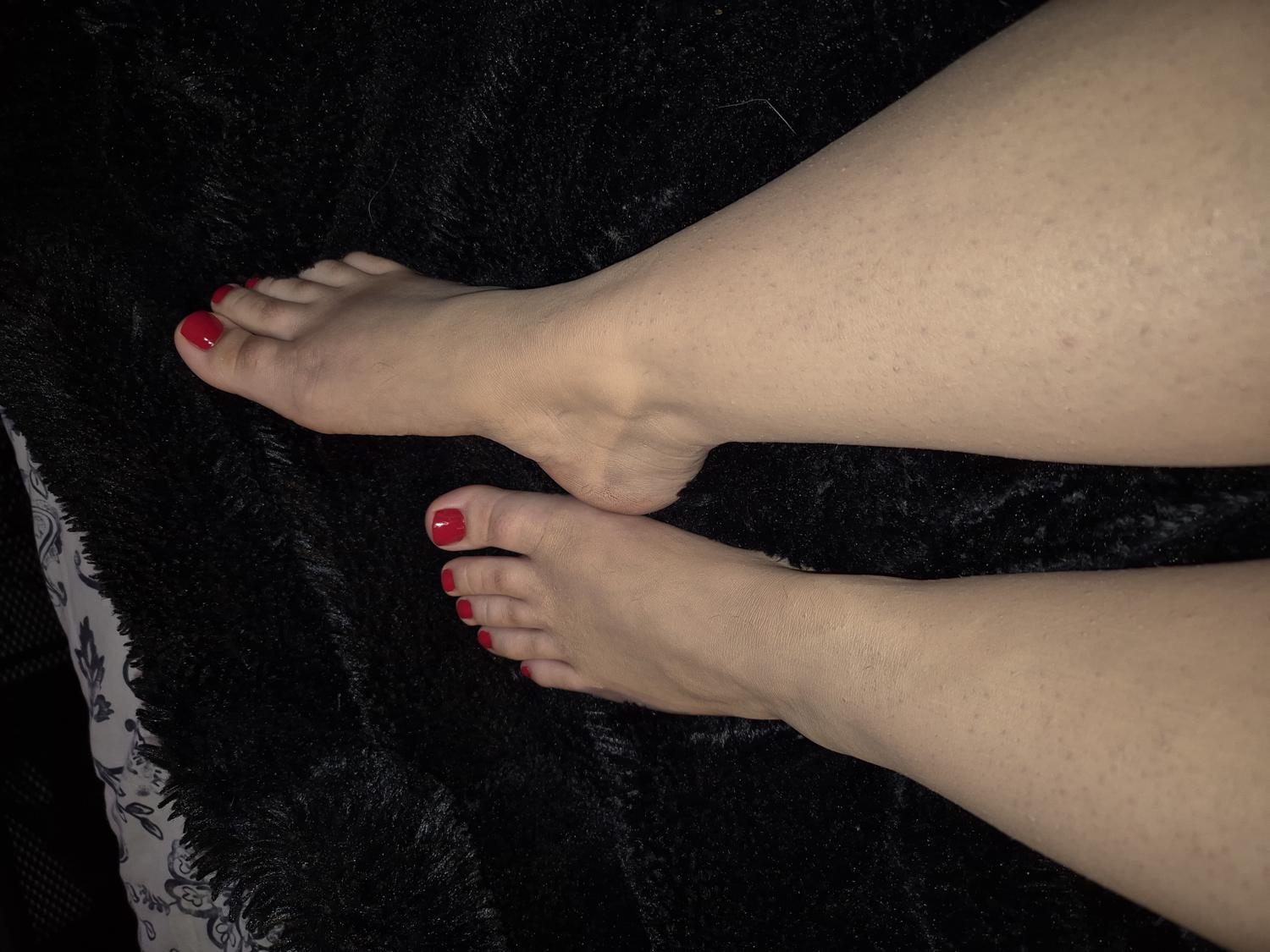 Eliapiedsfeet's media