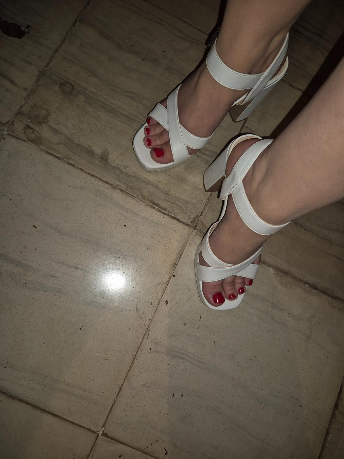 Eliapiedsfeet's media
