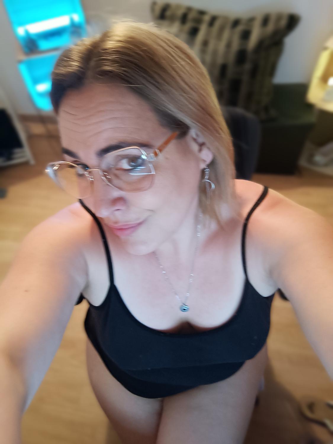 Elisacoquineoff's media
