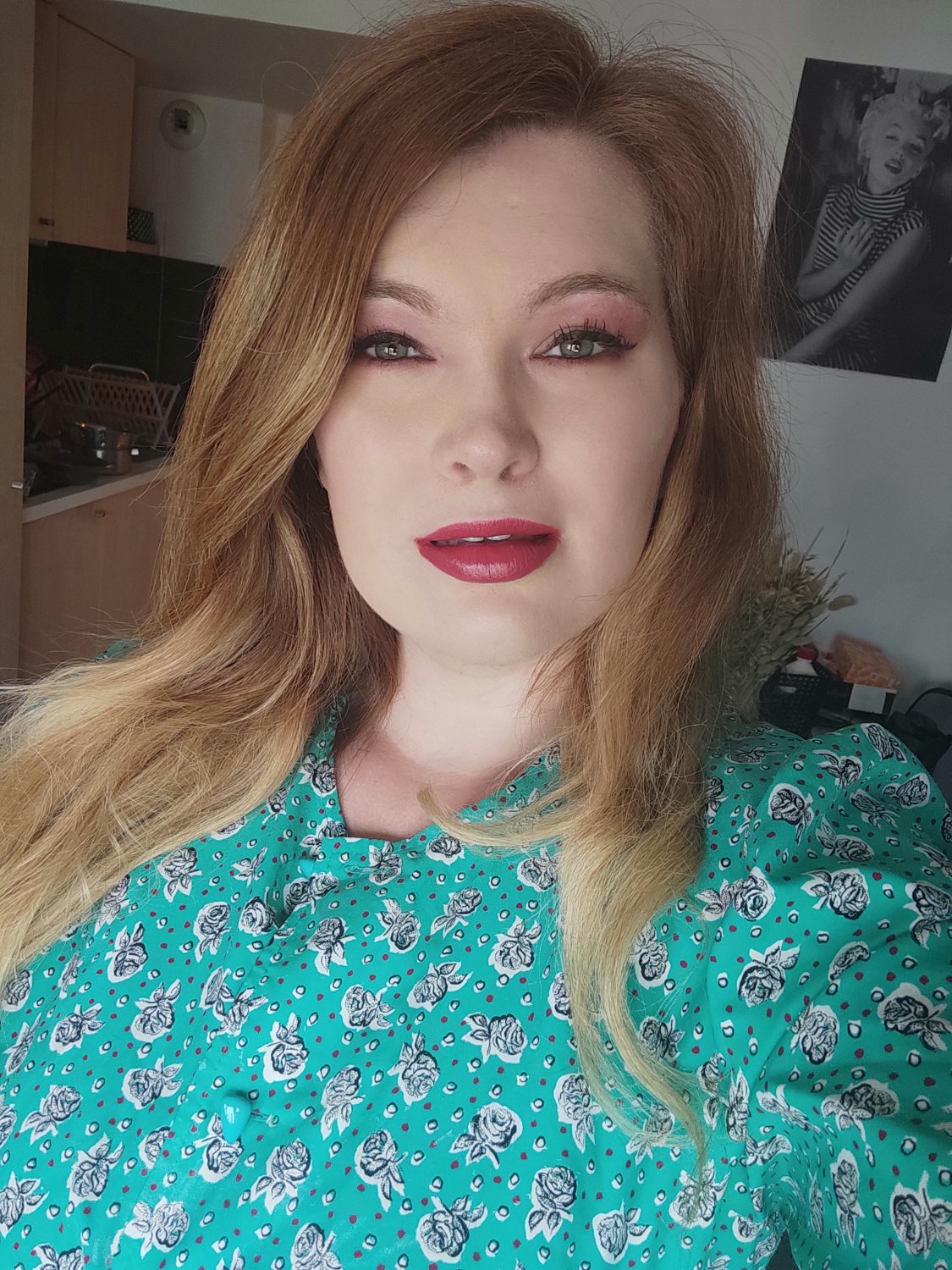 Elisalackey's media