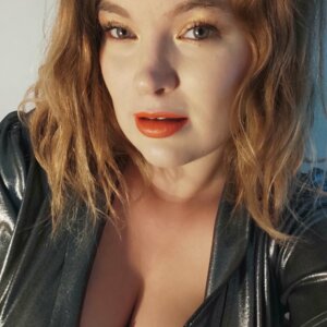 Elisalackey's media
