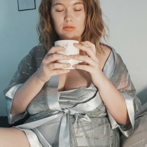 Elisalackey's media