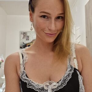 Elisemissgeneve's media