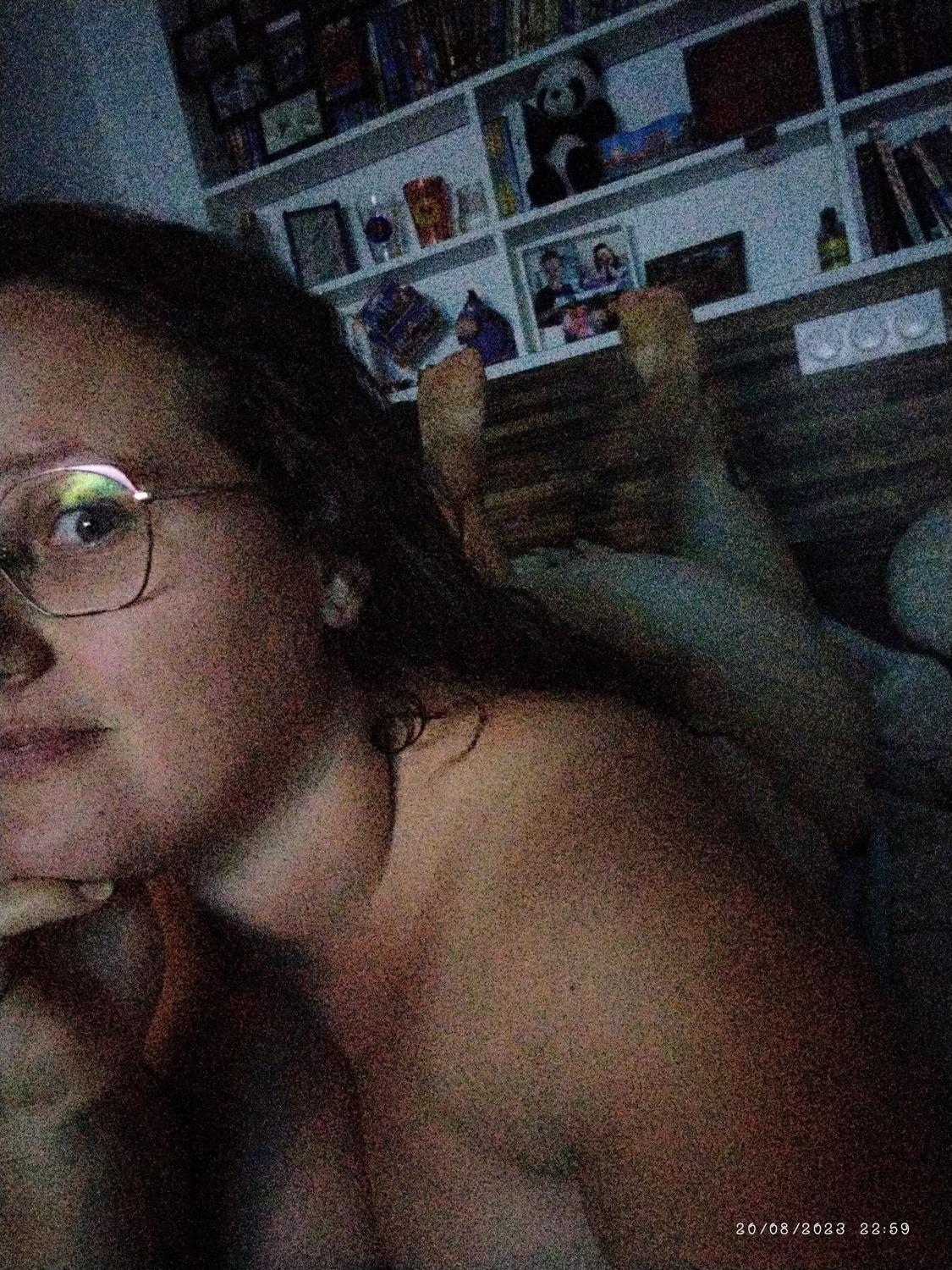 Ellabigboobs's media