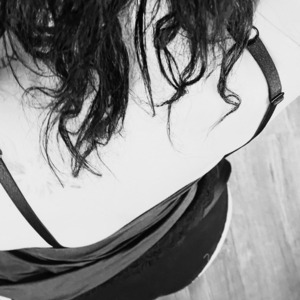 Ellea-lingerie's media