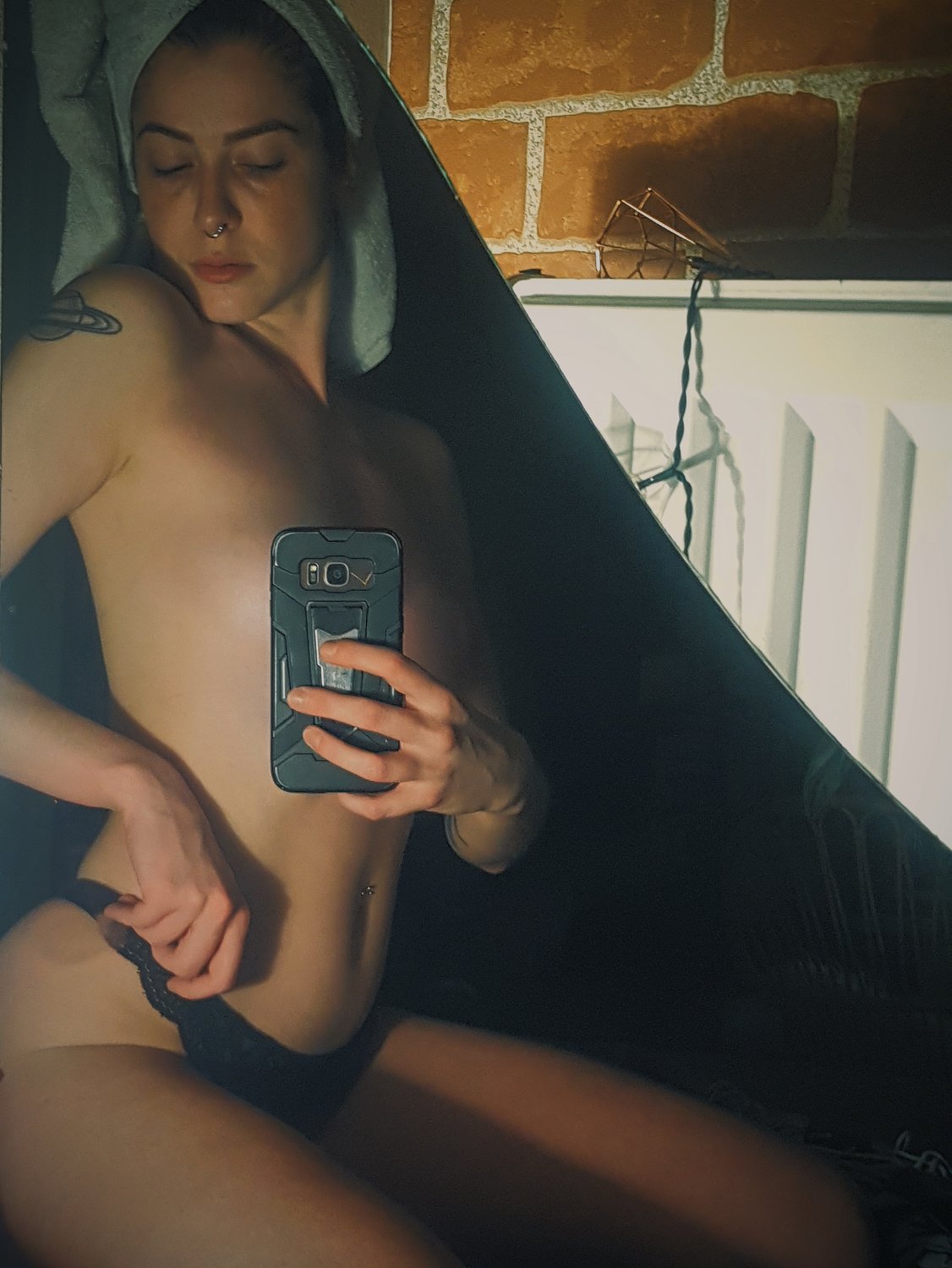 Elodie_de_zelac's media