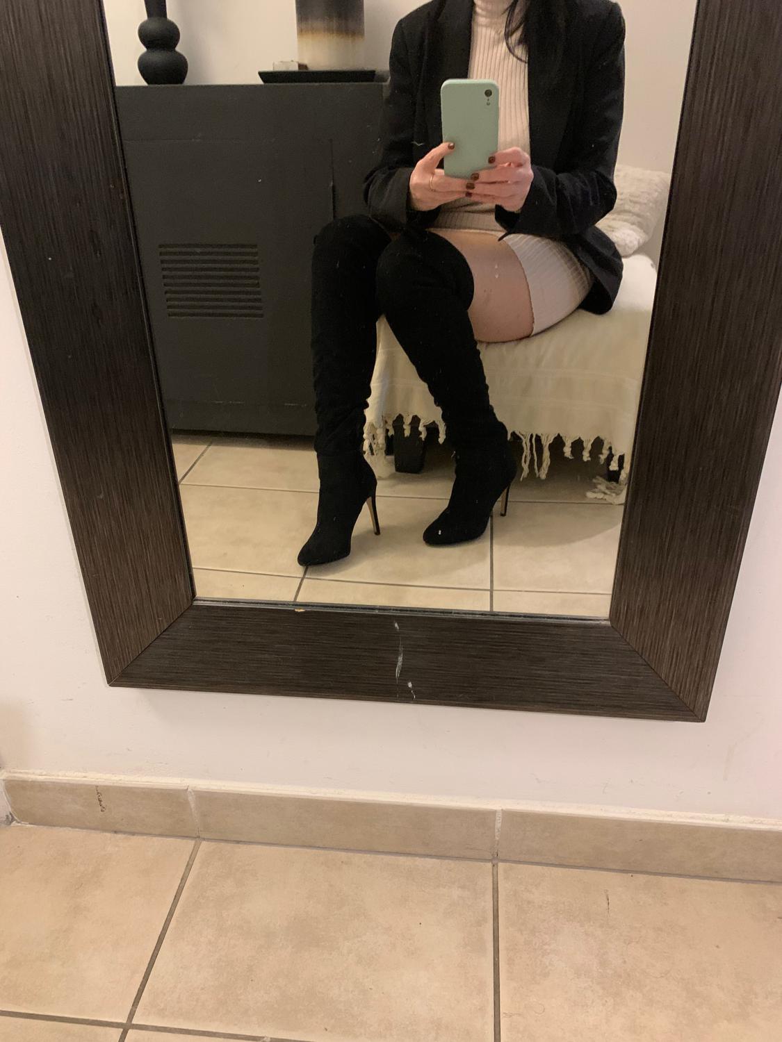 Elodie77-'s media