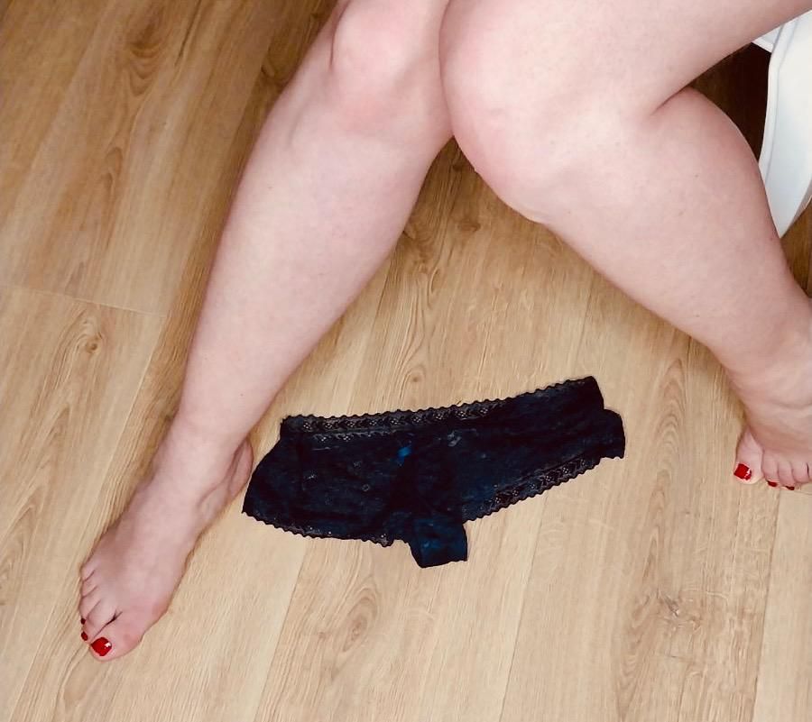 Emi_jolie_pieds_sexy's media