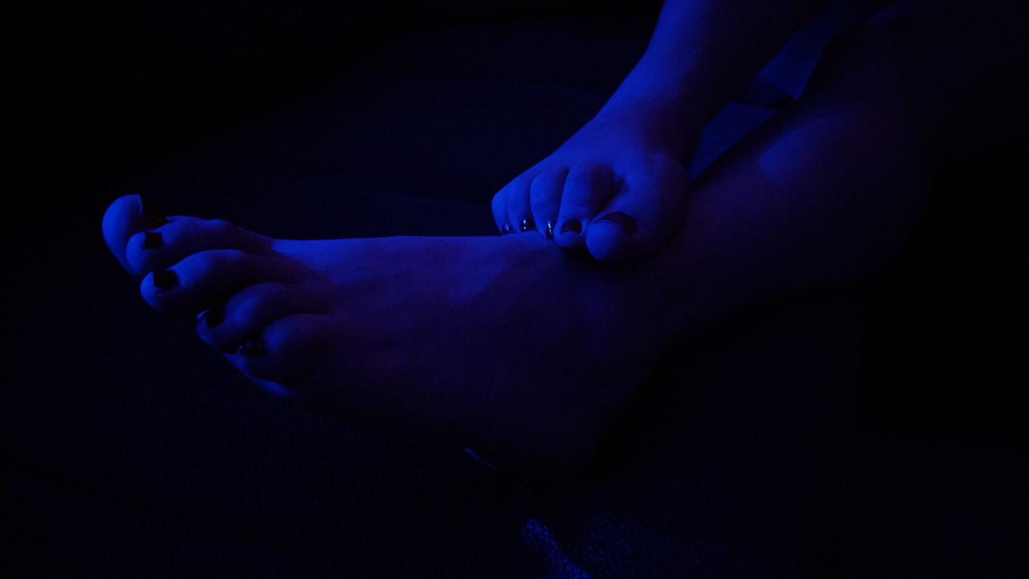 Emi_jolie_pieds_sexy's media