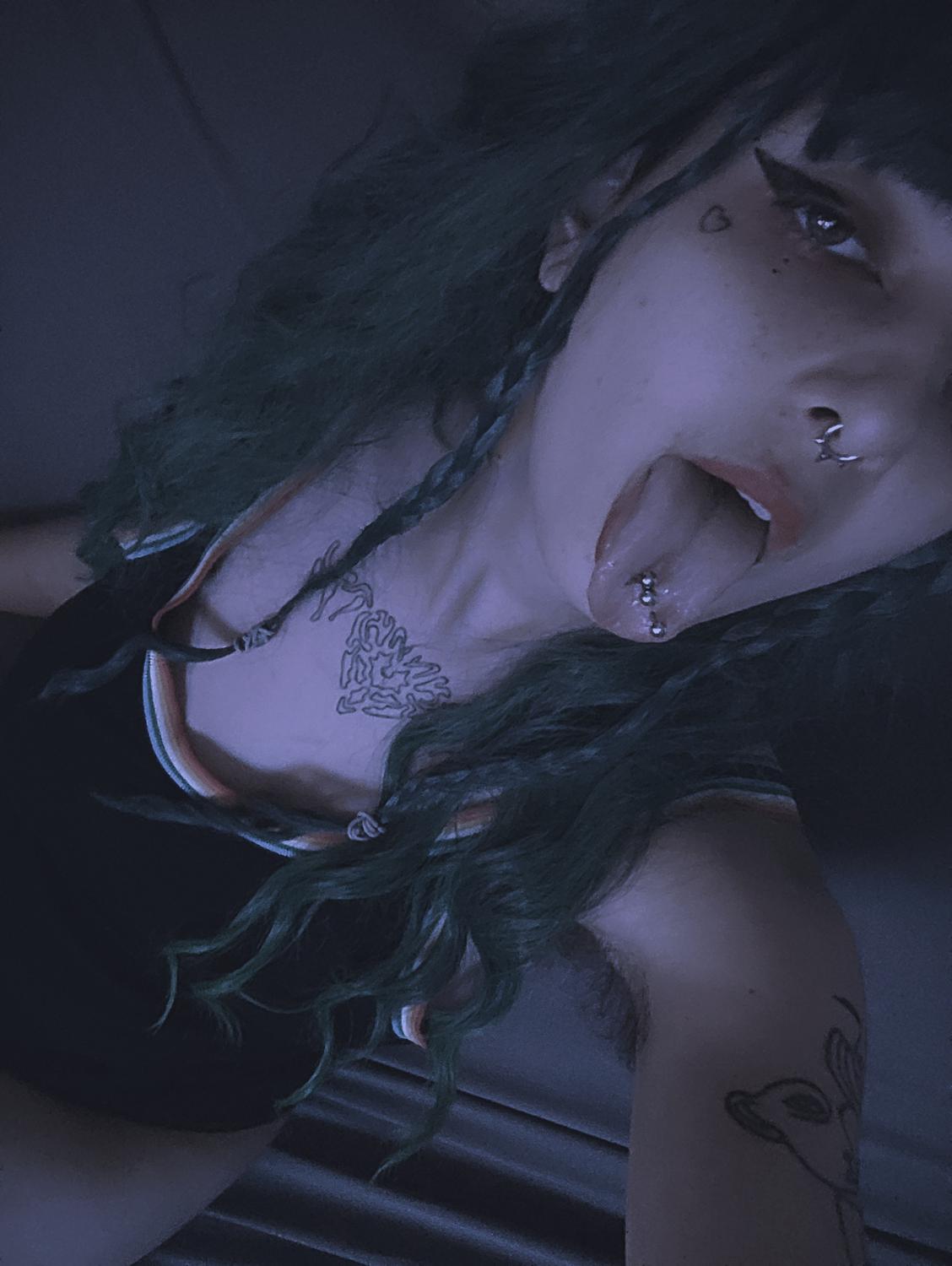 Emmi_lucoeee's media