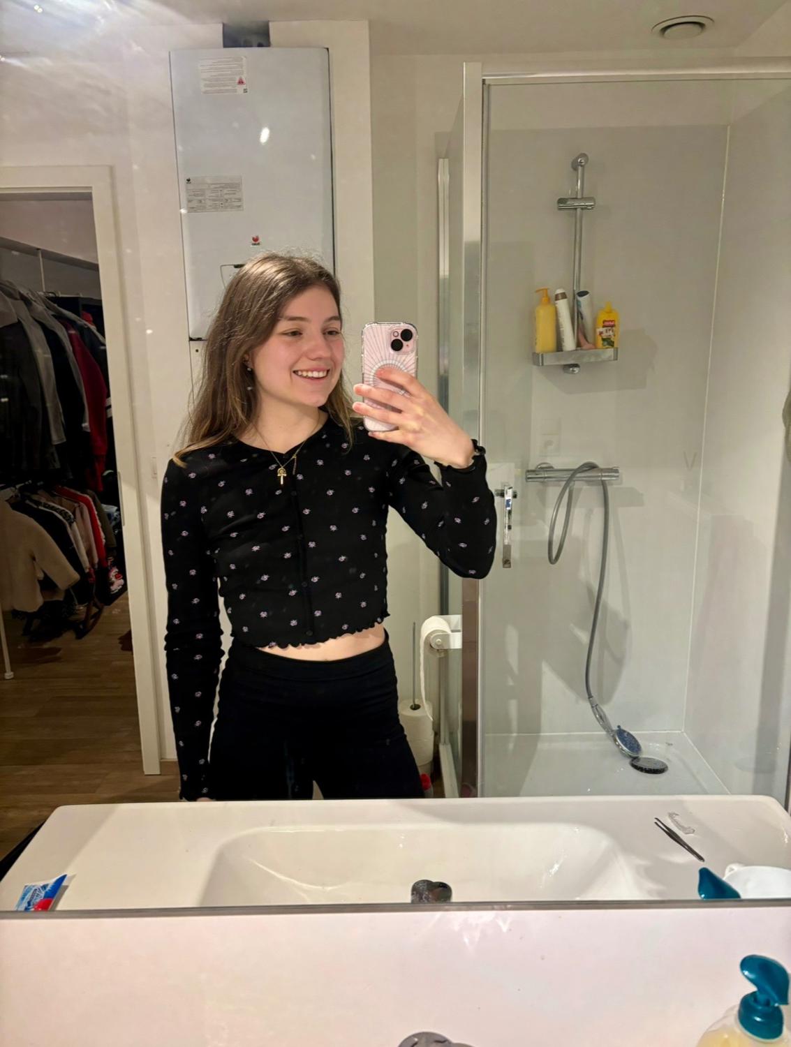 Emy25's media