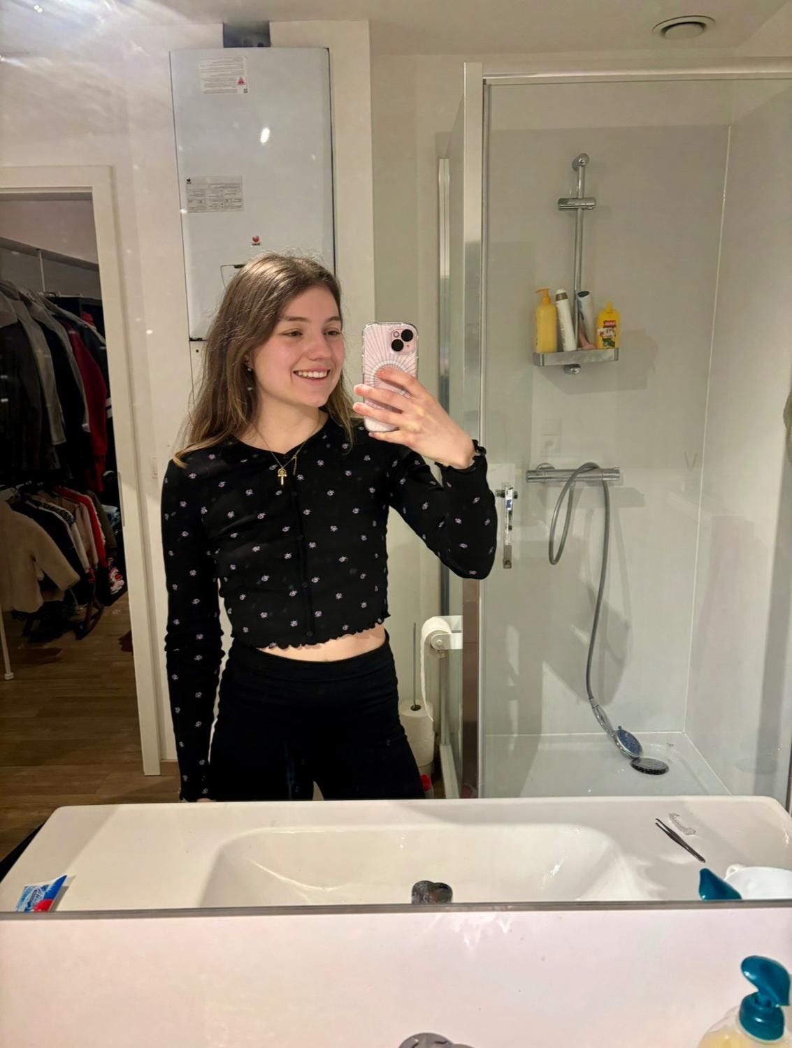Emy25's media