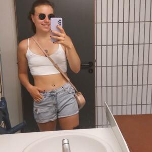 Emy25's media