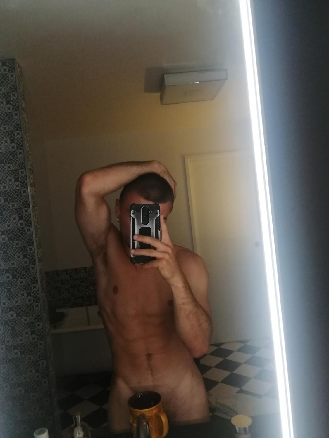 Eros_apollon_'s media