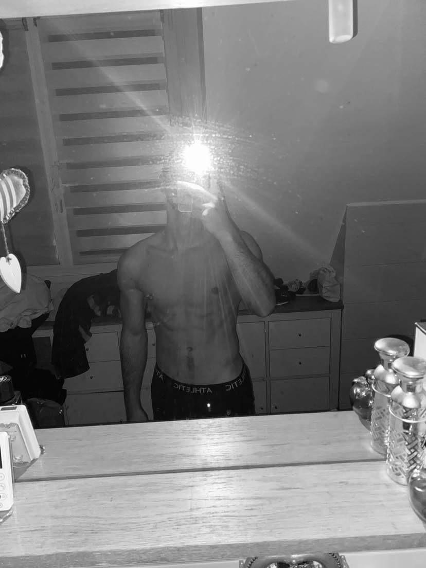 Eros_apollon_'s media