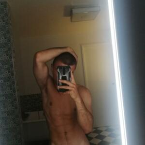 Eros_apollon_'s media