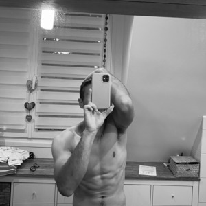 Eros_apollon_'s media