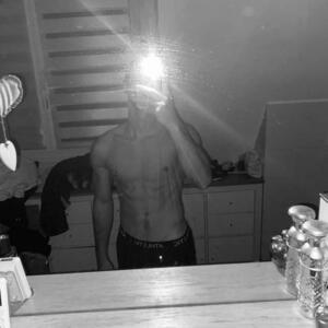 Eros_apollon_'s media