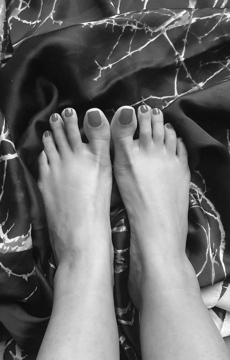 _evasexyfeet's media