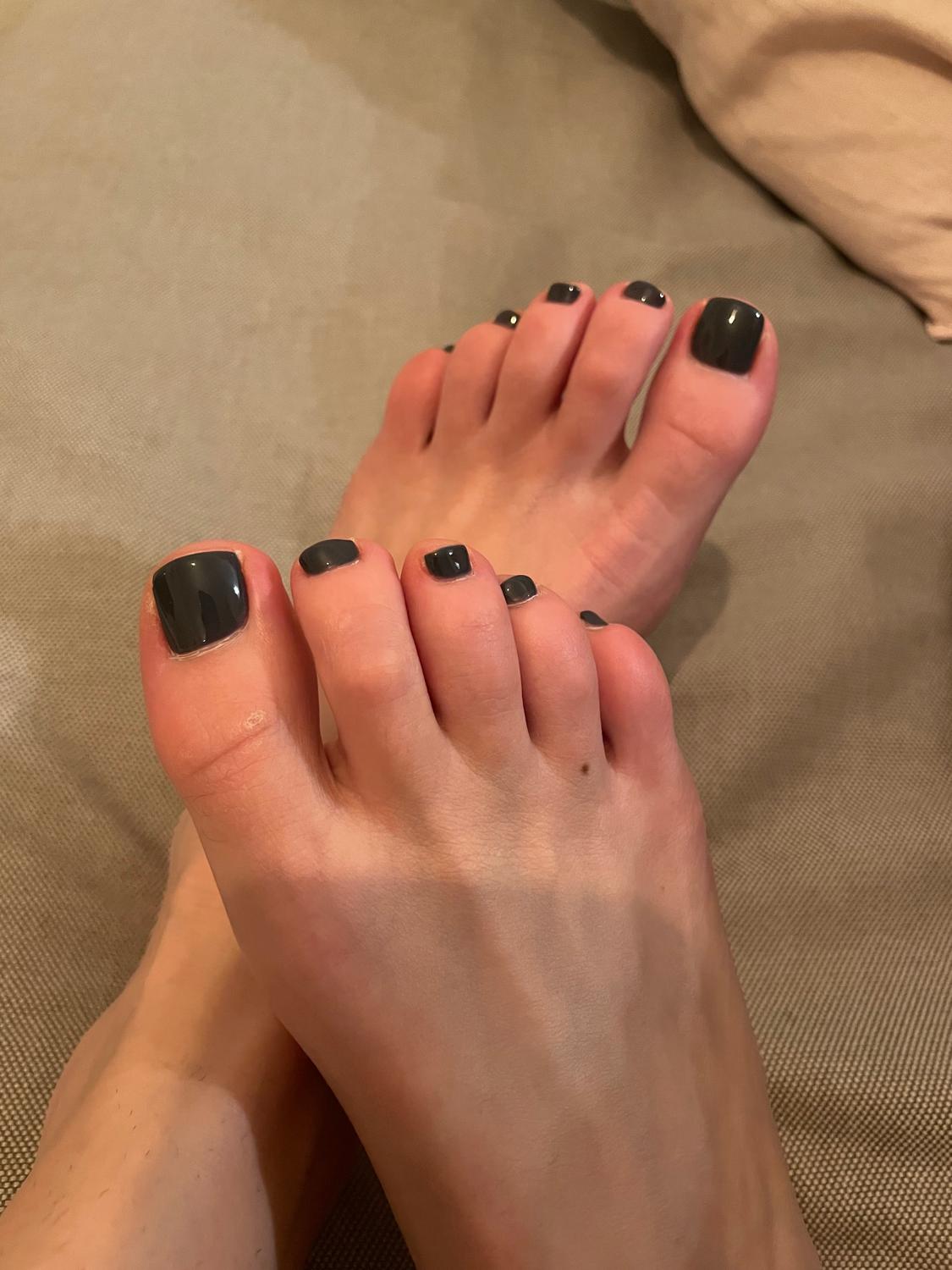 Eve_prettyfeets's media
