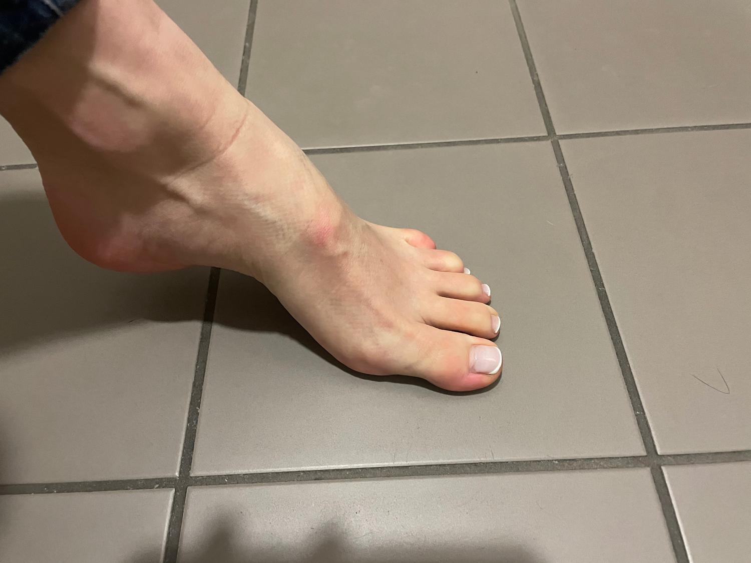 Eve_prettyfeets's media