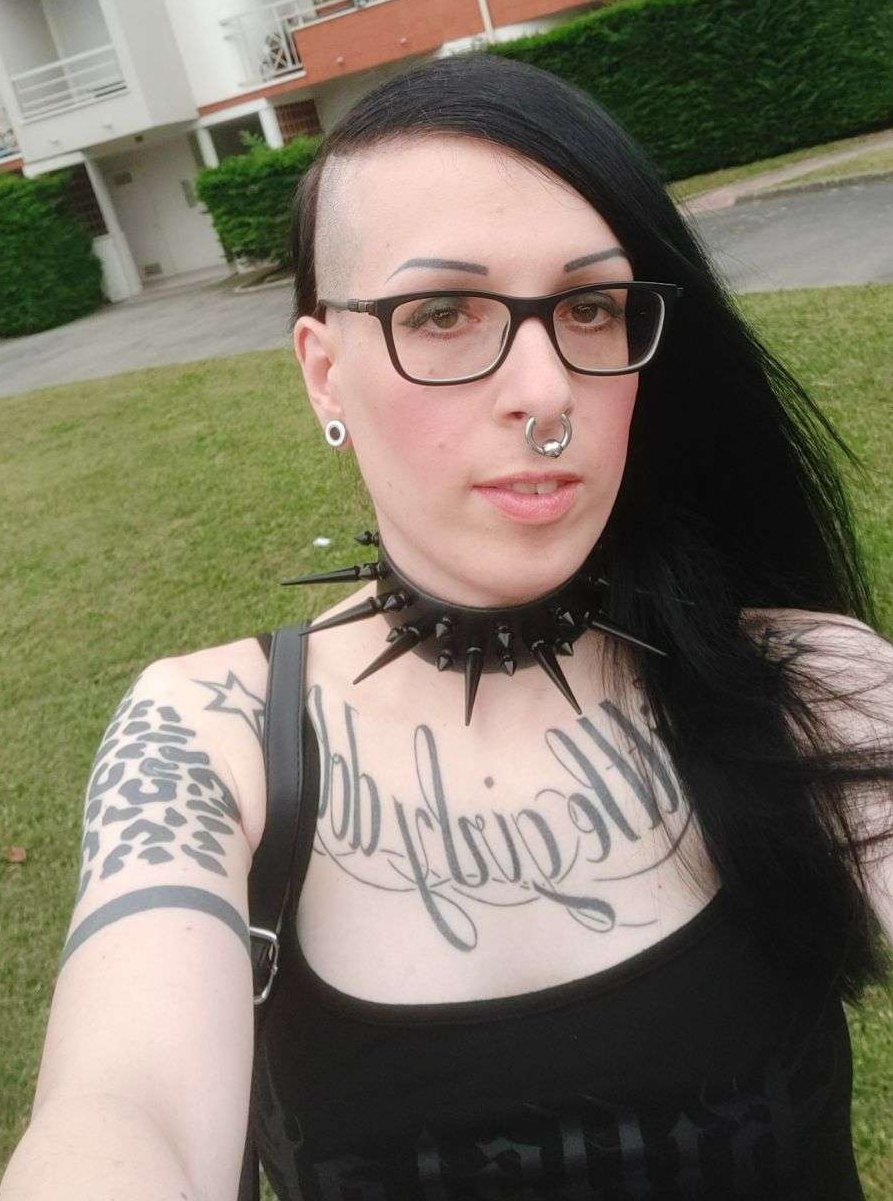 Evelynegothica's media